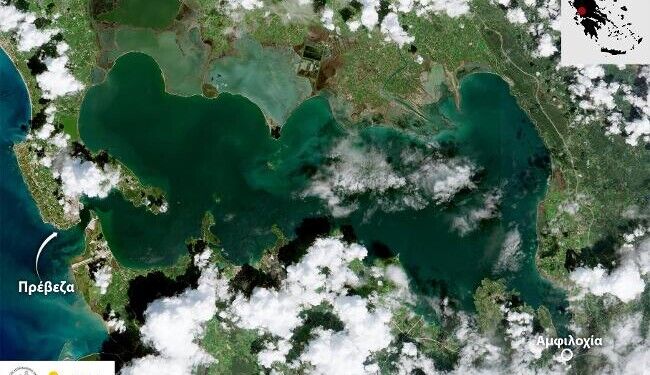 Ο Αμβρακικός Κόλπος περιτριγυρισμένος από σύννεφα Cumulus